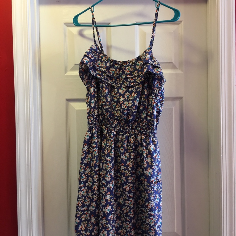 Floral sleeveless dress!